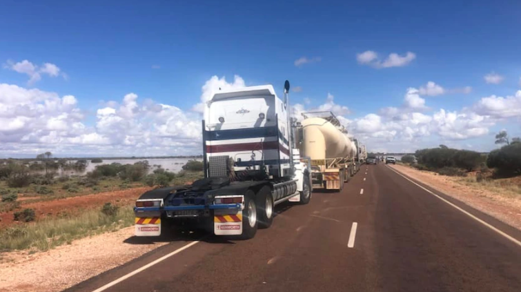 شركات الشحن في جنوب أستراليا حائرة في كيفية توصيل البضائع إلى الإقليم الشمالي بعد الفيضانات
