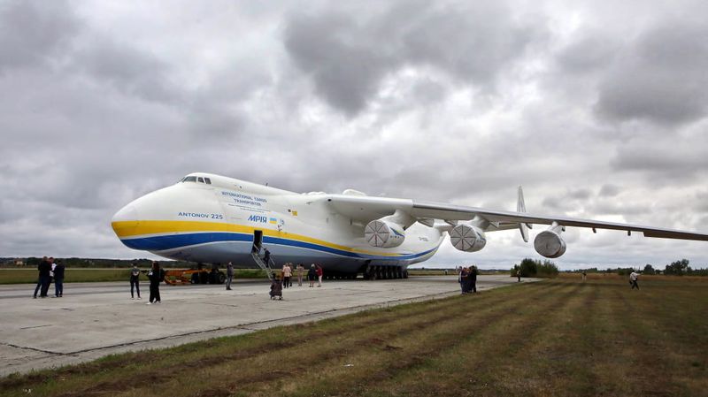 دمار أكبر طائرة في العالم في أوكرانيا