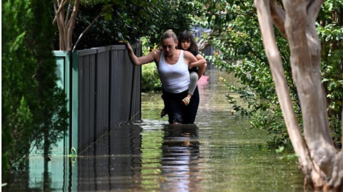 بعد الاستجابة البطيئة من الحكومة.. حزب العمل يطرح خطة التعافي من الفيضانات