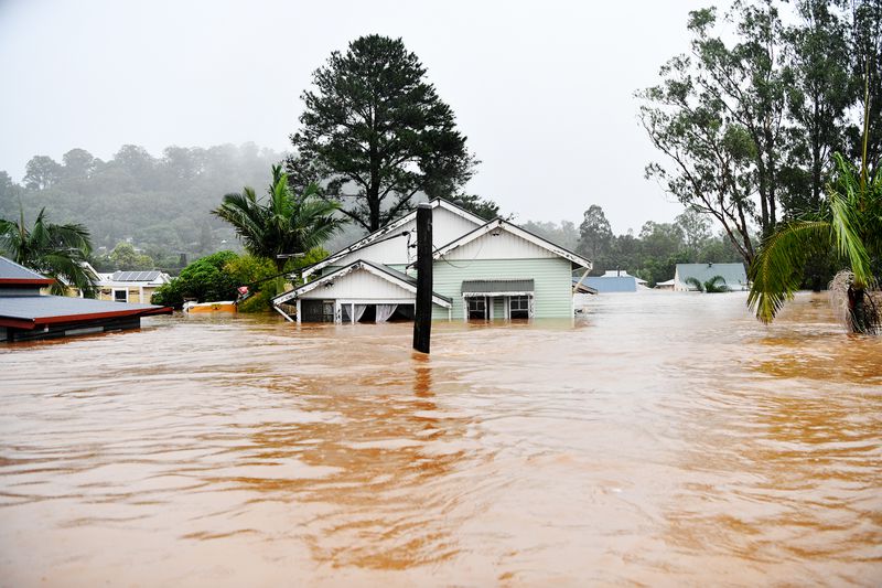 كوينزلاند: وفاة رجل بعد أن حوصر في مياه الفيضانات