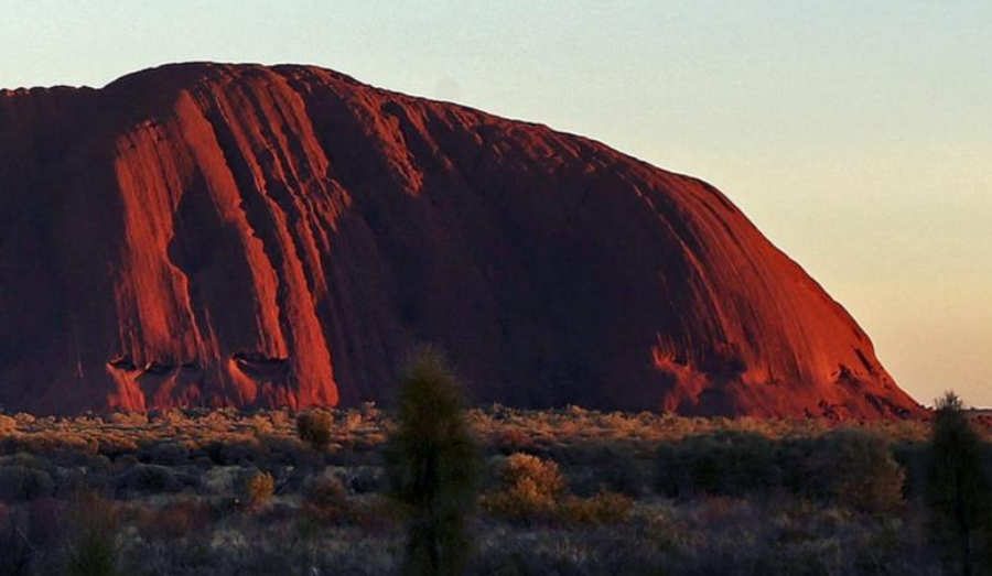 تسرّب نفطي في Uluru في الإقليم الشمالي المدرجة على قائمة التراث العالمي