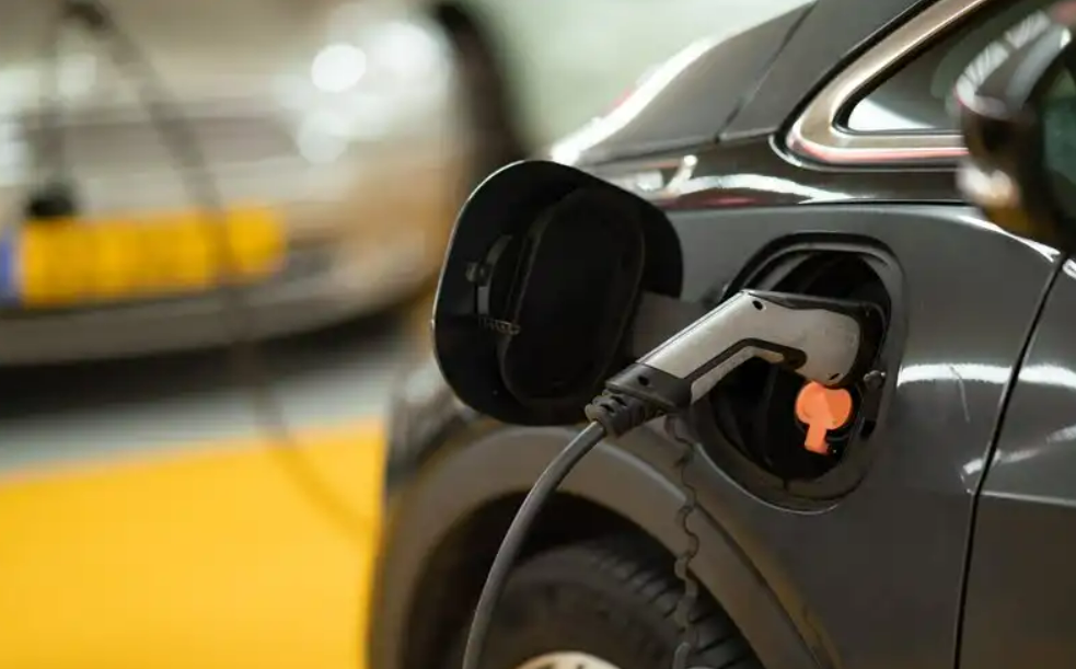 Charging stations for electric cars in Australia under trial in plan to open 120 stations in 2023