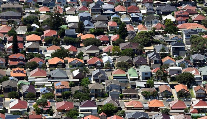 أربع ضواحي أسترالية انخفضت أسعار المنازل بحوالي 200 ألف دولار.. تعرف عليها