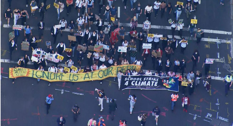 أستراليا تظاهرات المطالبة بمعالجة أزمة المناخ تُغلق شوارع سيدني الكبرى