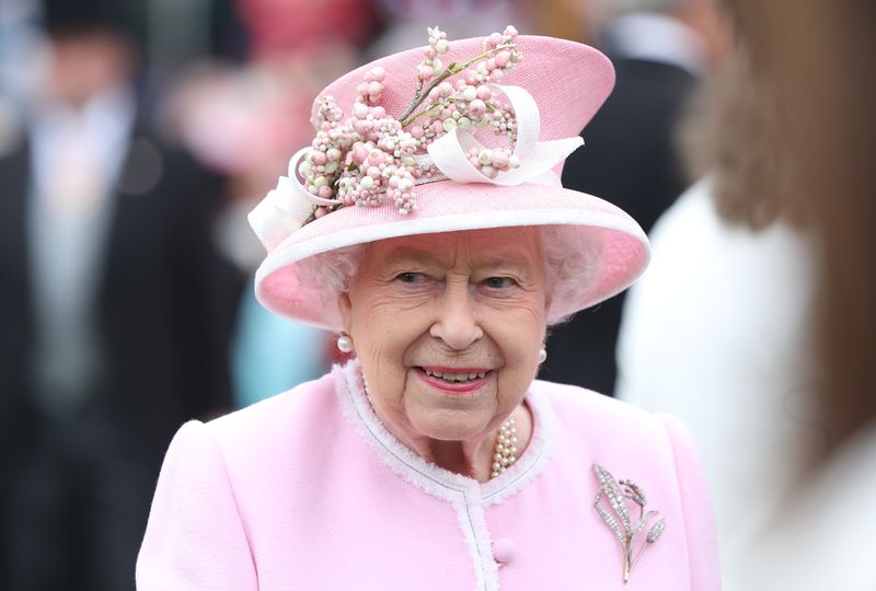 لأول مرة منذ عقود لن تحضر الملكة إليزابيث افتتاح البرلمان.. والسبب؟