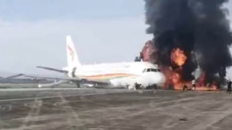 اشتعال النيران فى طائرة ركاب خلال اقلاعها جنوب غرب الصين
