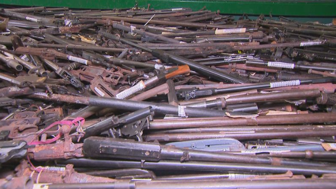 نيو ساوث ويلز إتلاف ثلاثة أطنان من الأسلحة غير المرخصة والمصادرة من العصابات الإجرامية