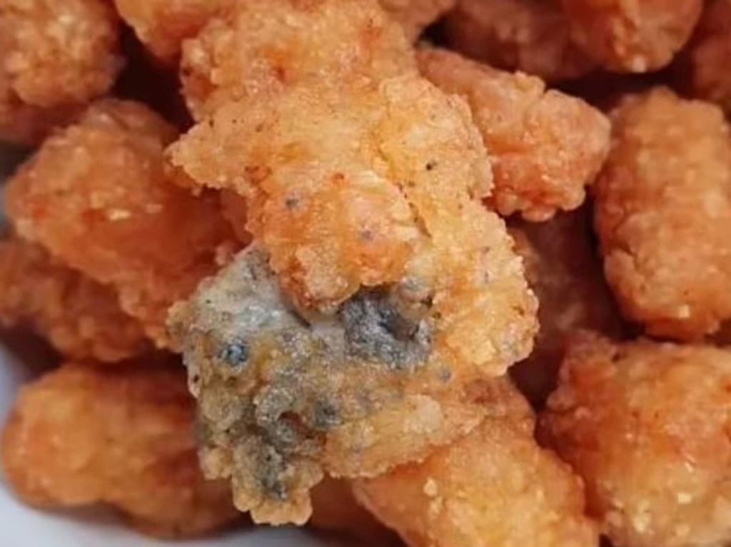 العثور على قطع دجاج غريب في أحد مطاعم كنتاكي الشهير في نيو ساوث ويلز.. والمطعم يبرر