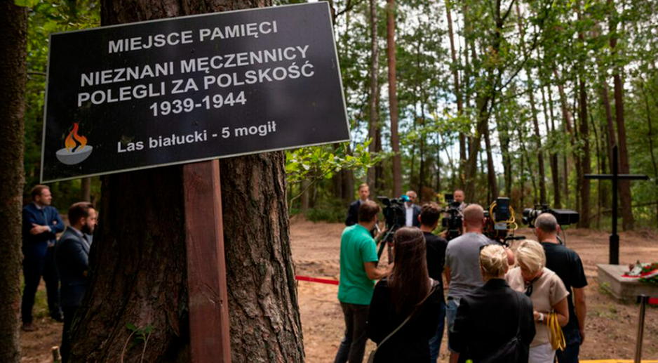 اكتشاف مروّع 17 طناً من رماد الجثث في مقبرتين جماعيتين في بولندا