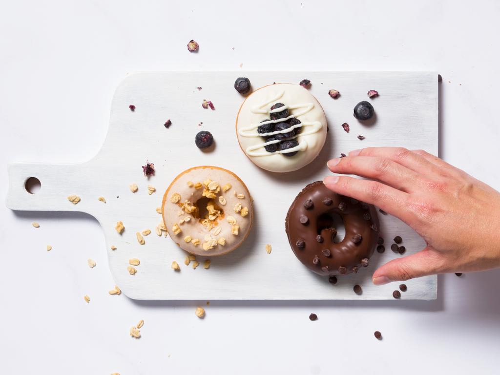 "الدونات العملاق" .. إطلاق Krispy Kreme الدونات الأول من نوعه في أستراليا