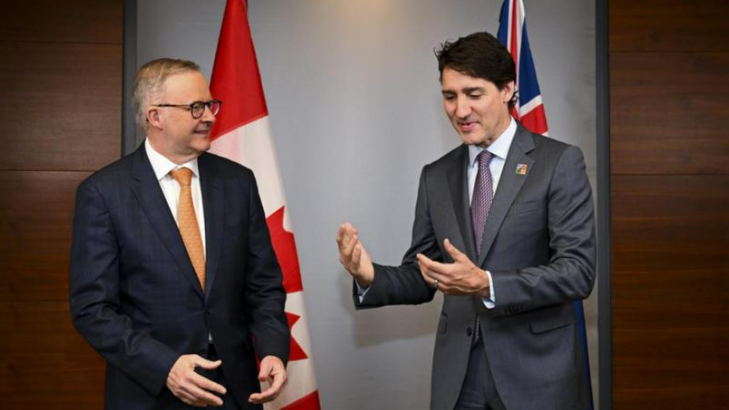 رئيس وزراء كندا ينسى اسم ألبانيزي أثناء مؤتمرهما الصحفي المشترك