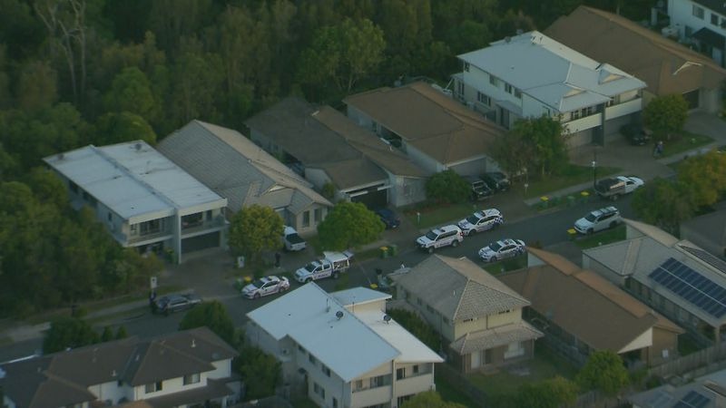 إطلاق الشرطة للنار على رجل يحمل سكين بين منازل كوينزلاند