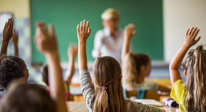 أستراليا خطة لرفع رواتب المعلمين إلى 130 ألف دولار لوقف الاستقالات في قطاع التعليم