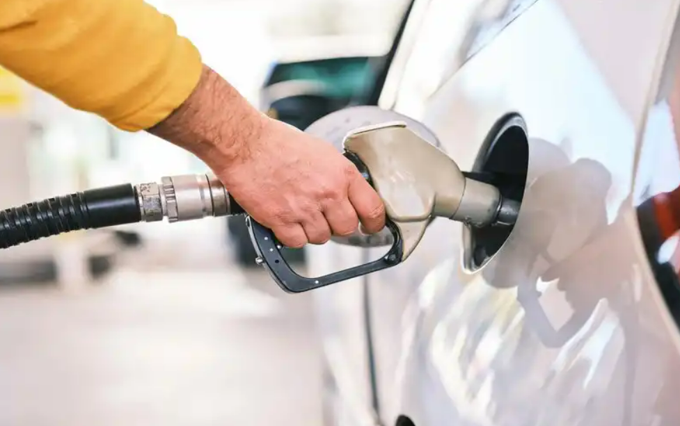 أستراليا تطبيق جديد لتوفير 1000 سنوياً من تكلفة الوقود.. إليك المزيد عن Fuel Finder