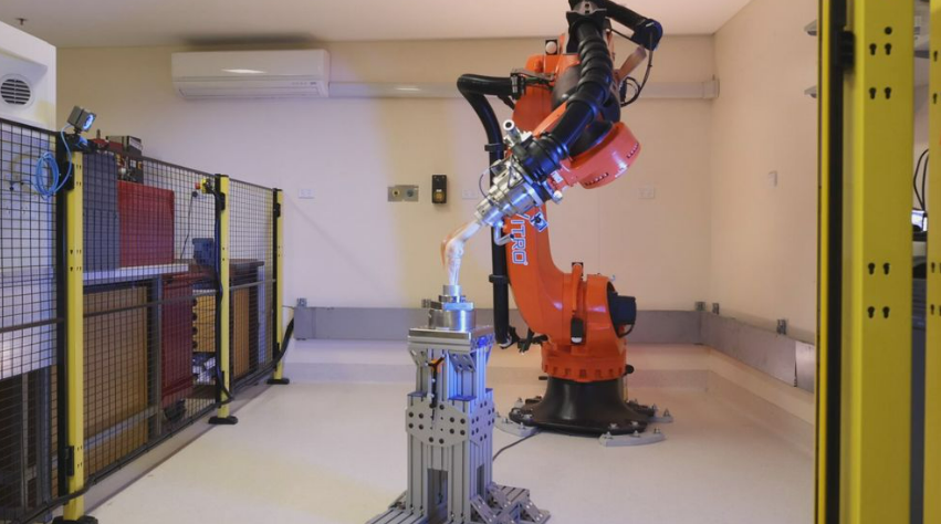 روبوت جديد يساعد أطباء أستراليا في عمليات استبدال المفصل