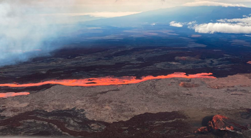 أكبر بركان في العالم يثور بعد 40 سنة من الخمود