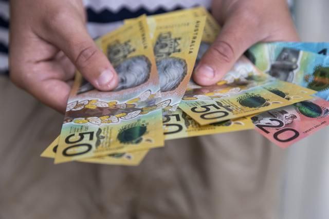 اخبار استراليا- تحذير الاستراليين من أن الاقتصاد بمواجهة ركود استهلاكي بعد سلسلة رفع الفائدة من قبل الاحتياطي الاسترالي. 